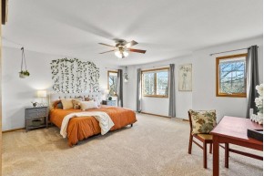 4402 Iris Ct