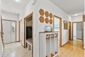 4402 Iris Ct