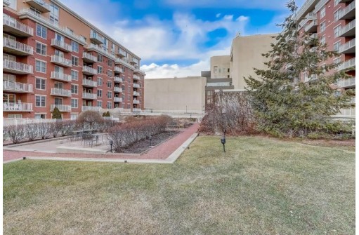 360 W Washington Ave 805, Madison, WI 53703