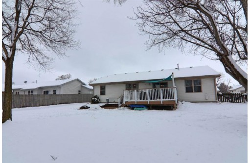 587 S Grant Ave, Janesville, WI 53548