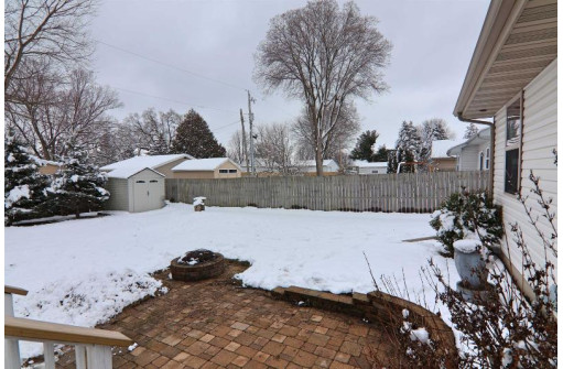 587 S Grant Ave, Janesville, WI 53548