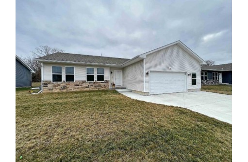 3126 Mccann Dr, Janesville, WI 53546