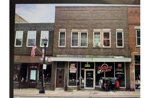 45 W Main St, Platteville, WI 53818