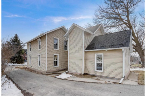 616 E Main St, Stoughton, WI 53589