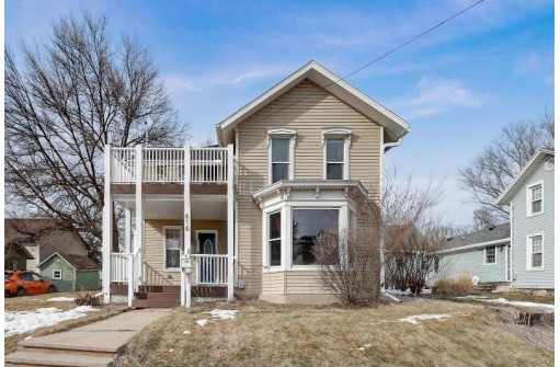 616 E Main St, Stoughton, WI 53589