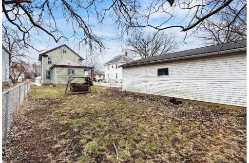 546 S Jackson, Janesville, WI 53548