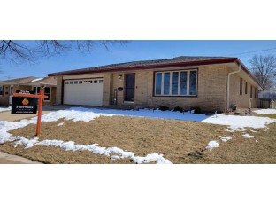 2417 W Vogel Milwaukee, WI 53221-3455