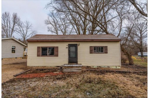 98 Oak St, Edgerton, WI 53534