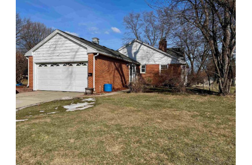 205 E Macarthur St, Sun Prairie, WI 53590