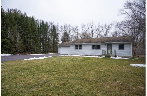 809 S Division St, New Lisbon, WI 53950