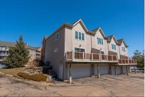 5437 Caddis Bend