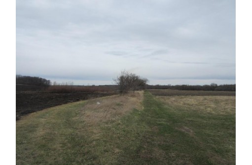 114.93 AC W Plymouth Church Rd, Janesville, WI 53548