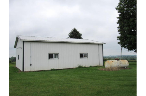 N1497 Haddinger Rd, Monroe, WI 53566