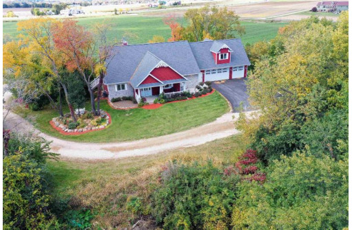 4135 Gray Rd, DeForest, WI 53532