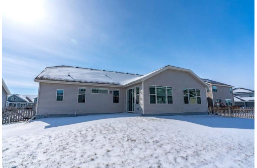 318 Chad'S Crossing, Verona, WI 53593-852