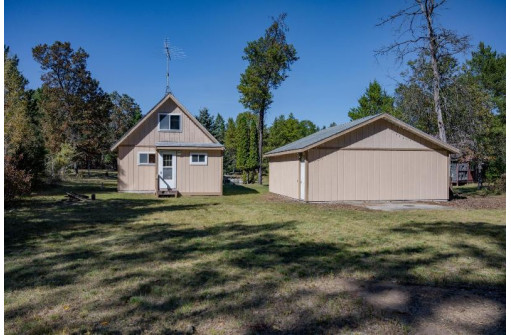 N8268 Poplar Ln, New Lisbon, WI 53950