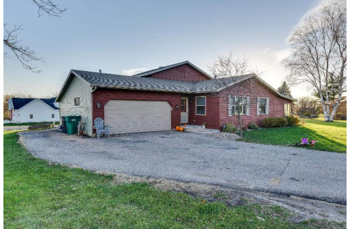 3720 Millstone Ln, DeForest, WI 53532