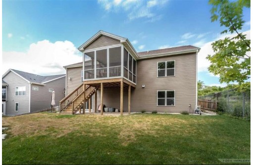 9509 Wild Prairie Tr, Verona, WI 53593