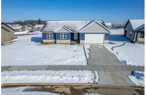 2055 Willow Run, Reedsburg, WI 53959