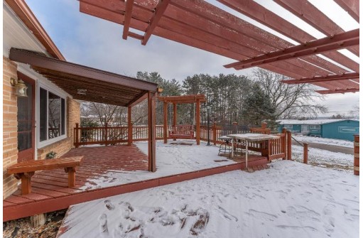 421 Roblee Rd, Baraboo, WI 53913