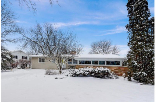 1713 Thackeray Rd, Madison, WI 53704