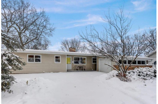 1713 Thackeray Rd, Madison, WI 53704