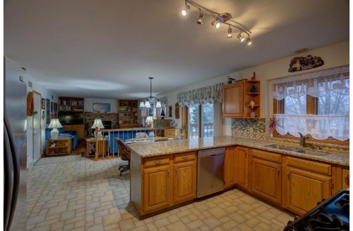 1206 Falcon Ct, Middleton, WI 53562