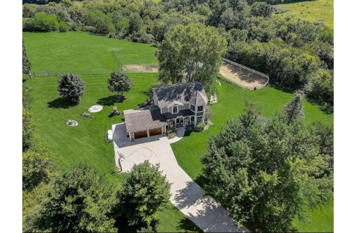 W6506 Klassy Rd, New Glarus, WI 53574