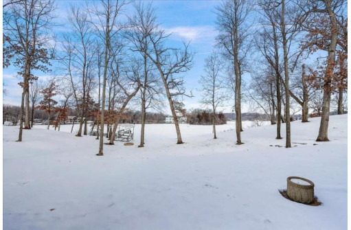 E12690 Wynding Way, Merrimac, WI 53561