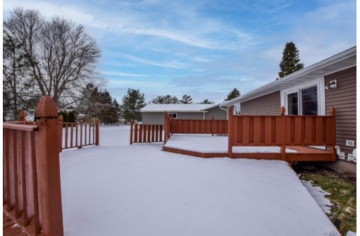 5537 Kennedy Dr, Waunakee, WI 53597