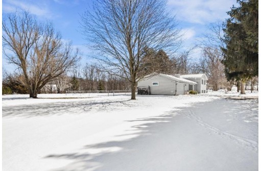 2720 Church St, Cottage Grove, WI 53527