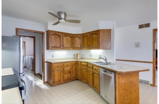 4525 Sundance Ct, Cottage Grove, WI 53527