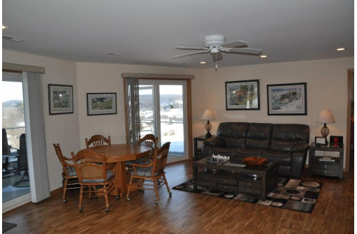 S1476 Summit Point Dr, La Valle, WI 53941-9559