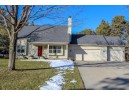 W9132 Red Feather Dr, Cambridge, WI 53523