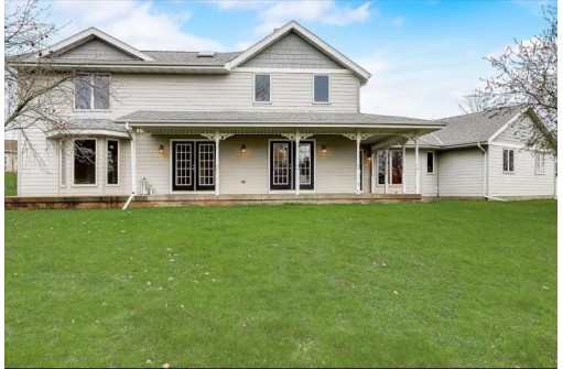 2709 Sunflower Dr, Fitchburg, WI 53711