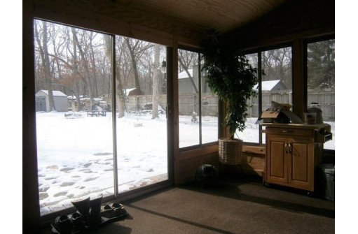 W1361 Woods Dr, Helenville, WI 53137