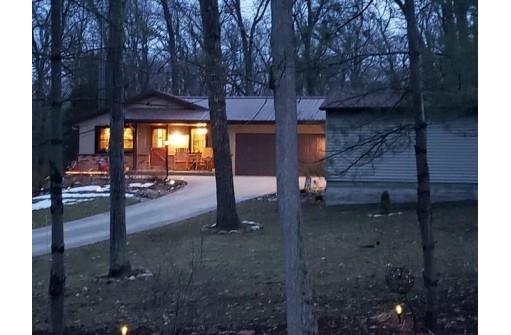 W1361 Woods Dr, Helenville, WI 53137