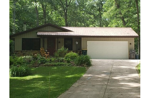 W1361 Woods Dr, Helenville, WI 53137