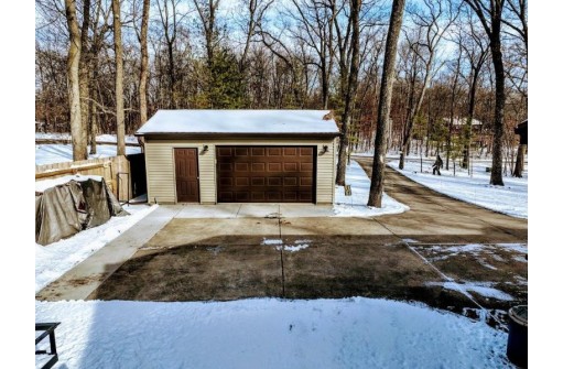 W1361 Woods Dr, Helenville, WI 53137