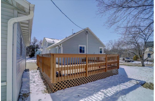 449 Taylor St, Waterloo, WI 53594