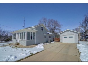 449 Taylor St Waterloo, WI 53594