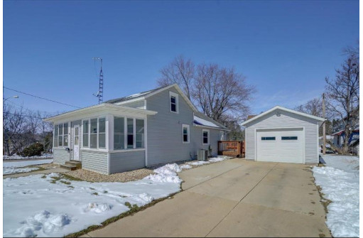 449 Taylor St, Waterloo, WI 53594