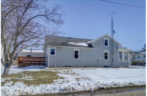 449 Taylor St, Waterloo, WI 53594