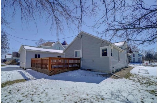 449 Taylor St, Waterloo, WI 53594