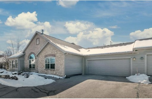 35 Pond View Way, Fitchburg, WI 53711