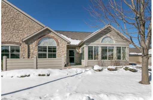 35 Pond View Way, Fitchburg, WI 53711