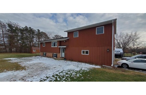 N7598 Carimaunee Dr, Portage, WI 53901