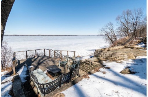 3626 Lake Mendota Dr, Madison, WI 53705