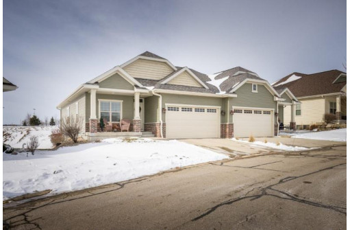 6781 Village Walk Ln, DeForest, WI 53532