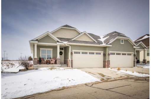 6781 Village Walk Ln, DeForest, WI 53532